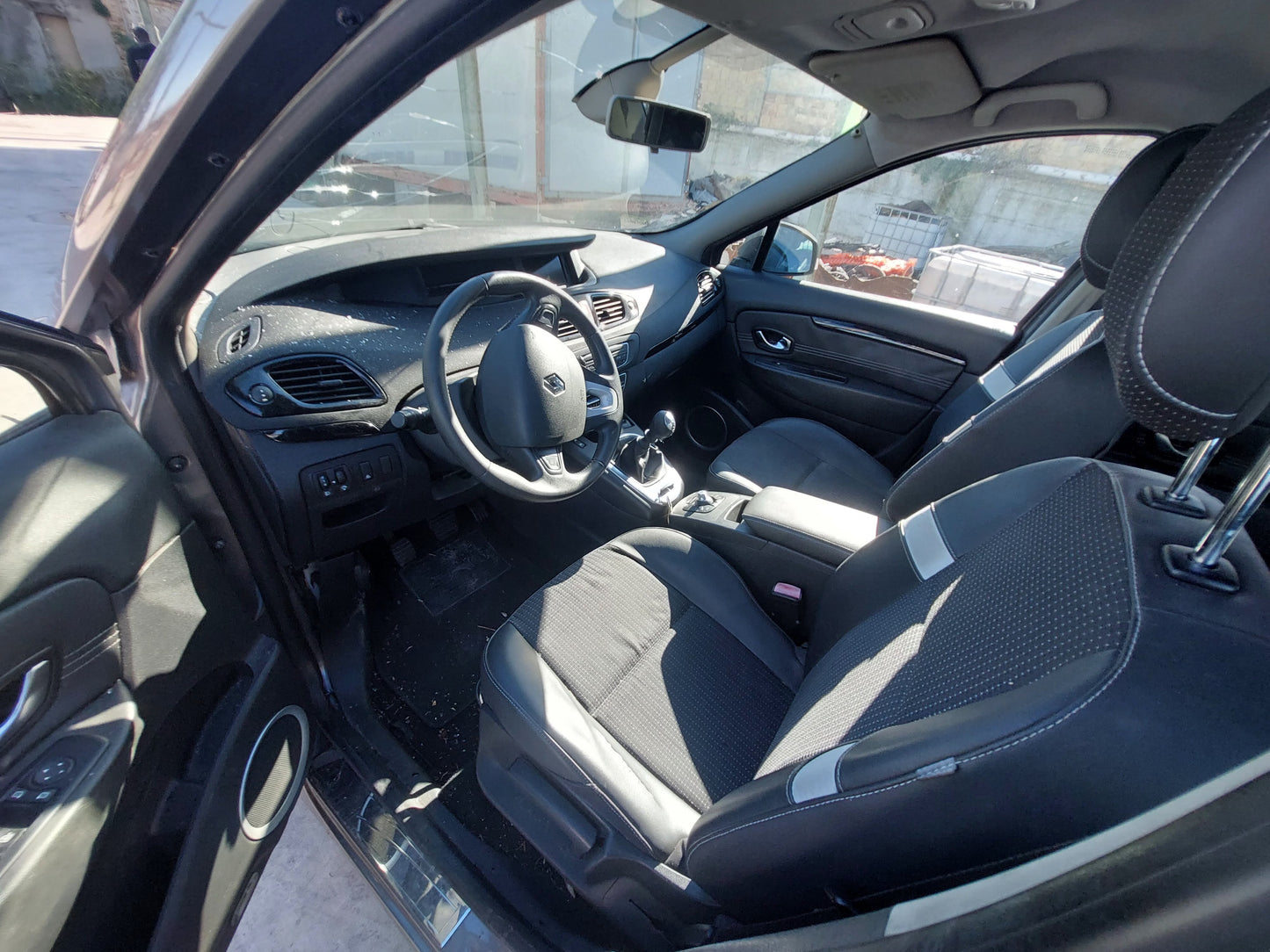 2011 Renault Scenic X-Mod Attractive