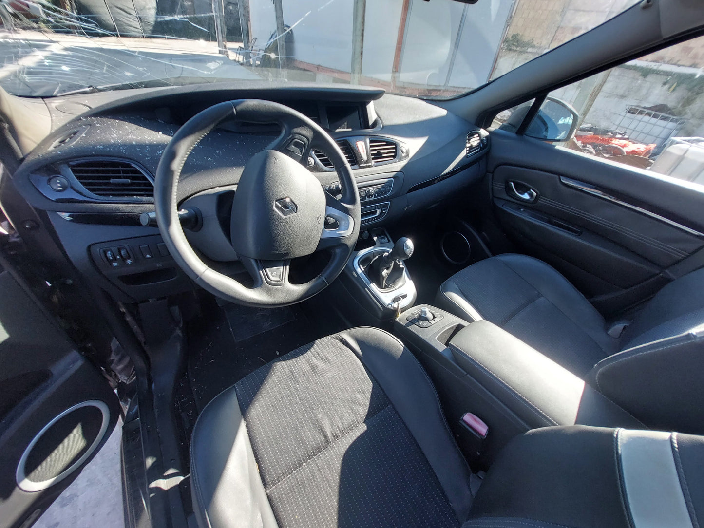 2011 Renault Scenic X-Mod Attractive