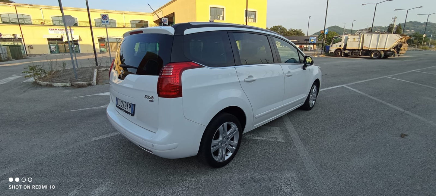 2012 Peugeot 5008