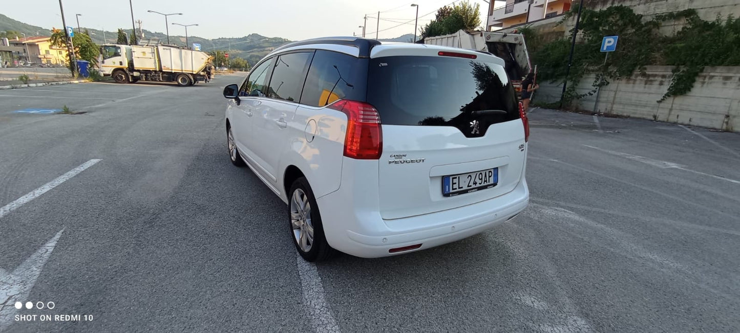 2012 Peugeot 5008