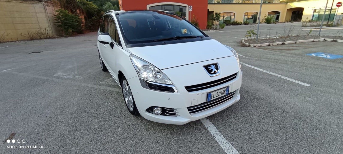 2012 Peugeot 5008