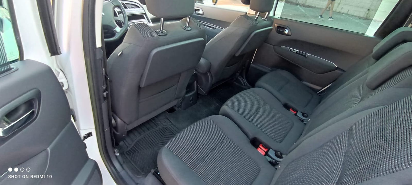2012 Peugeot 5008