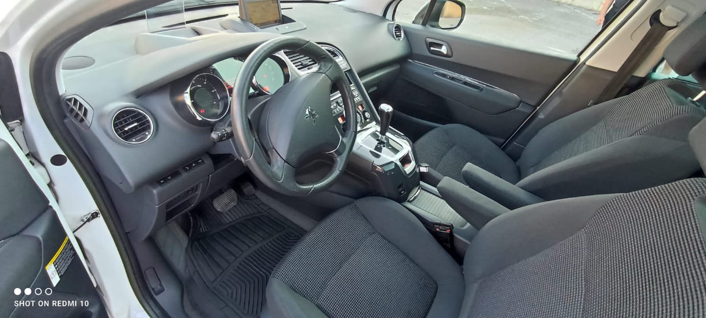 2012 Peugeot 5008
