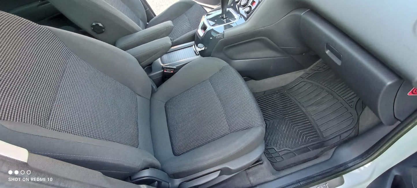 2012 Peugeot 5008