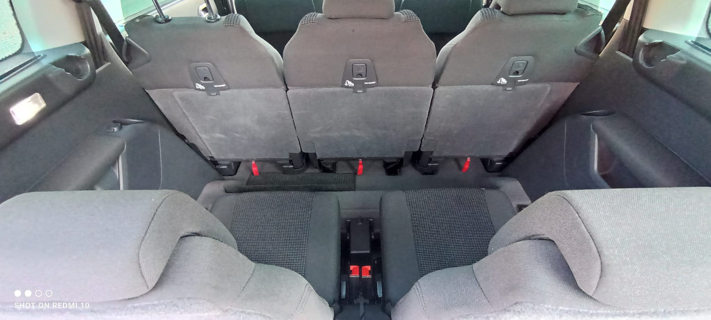 2012 Peugeot 5008