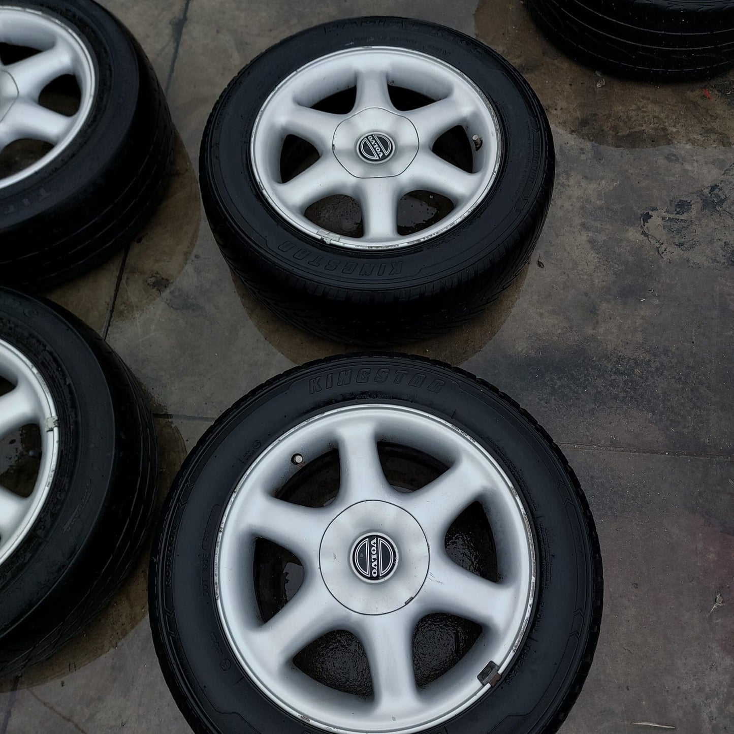 Volvo 850 Cerchi in Lega 6,5JX15X43 con Gomme in regalo