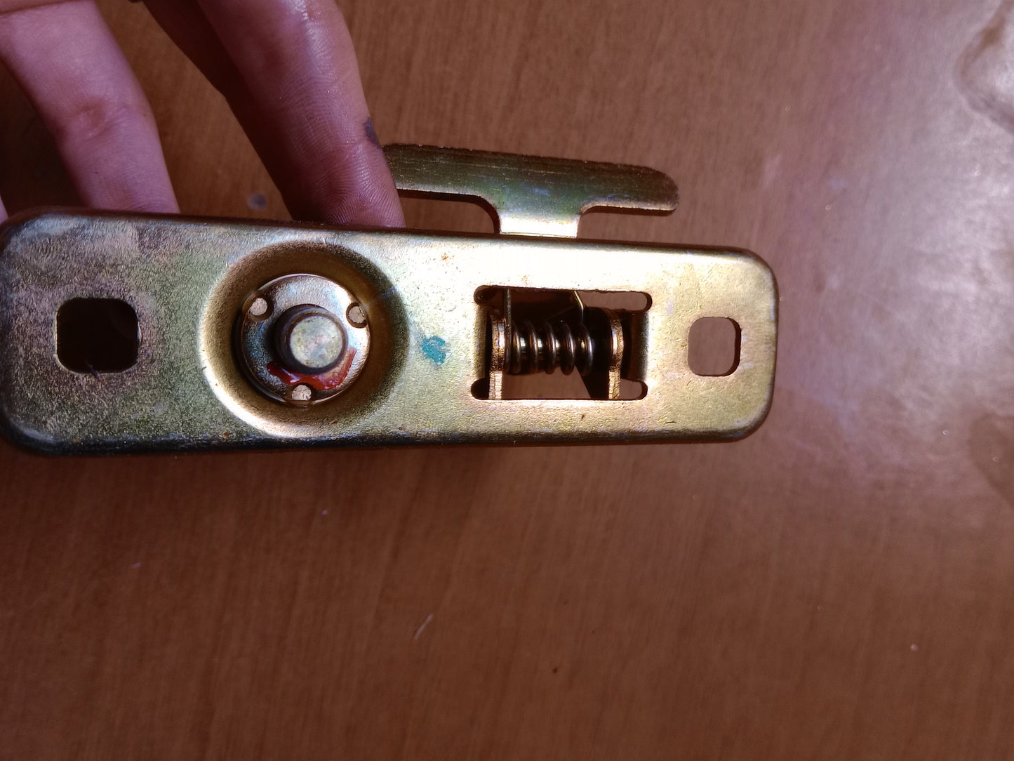 Chiusura cofano Mercedes(4608800260)