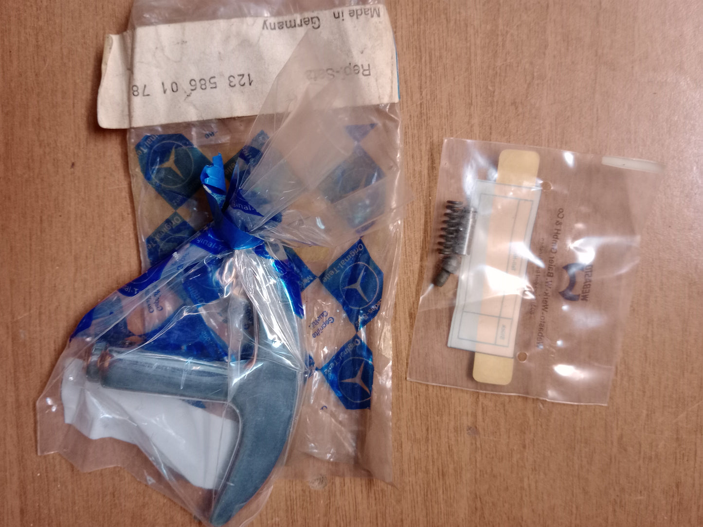Repair kit, suspension kit, mounting kit OE number (1235860064)