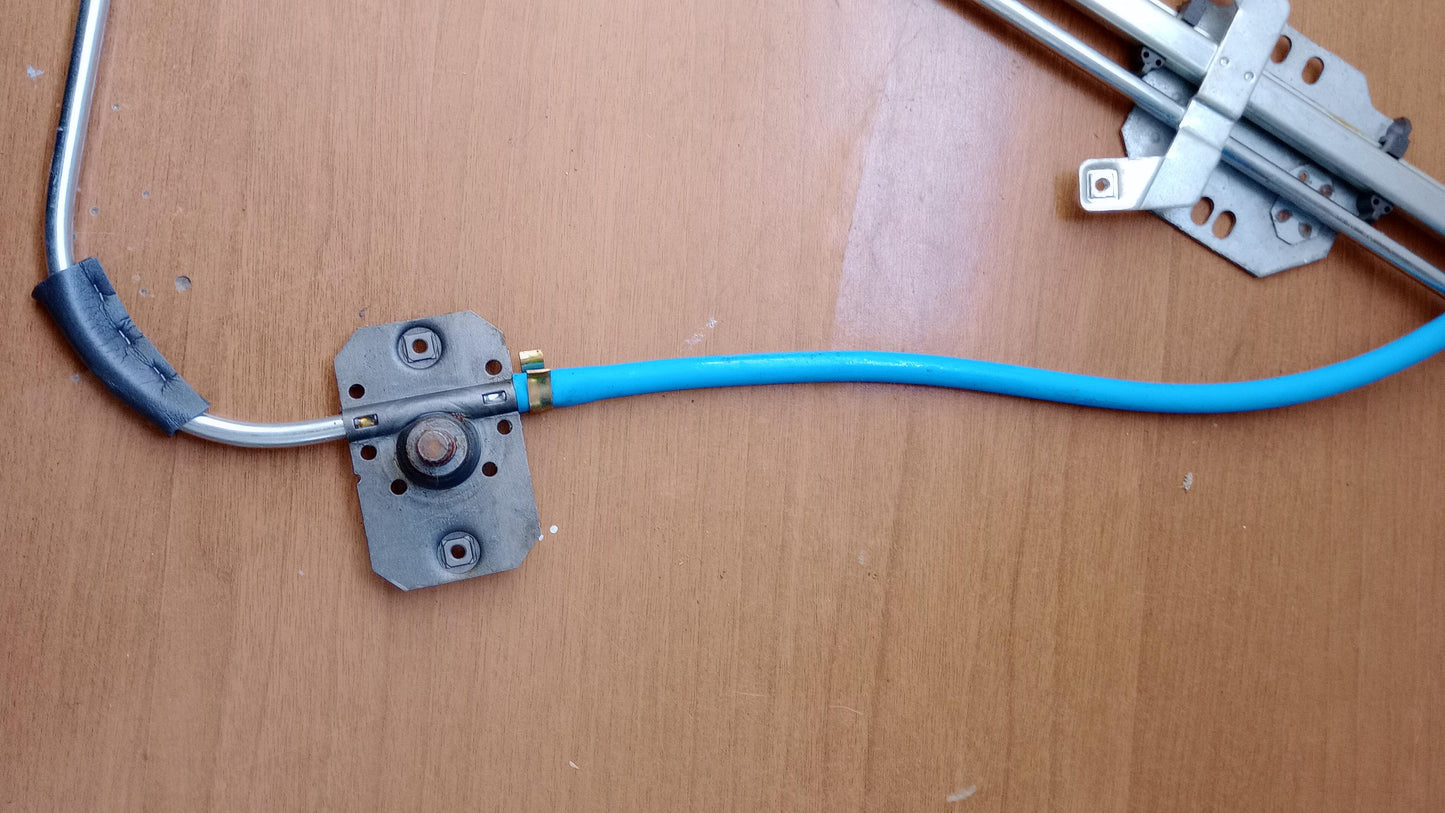 Alzavetro anteriore destro A4607200146