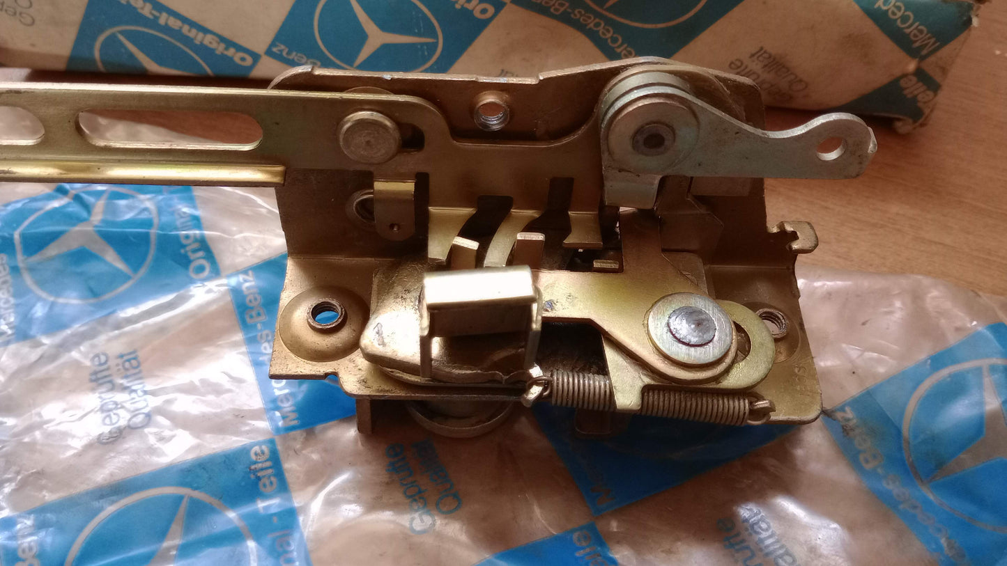 Serratura porta (A6017200435)