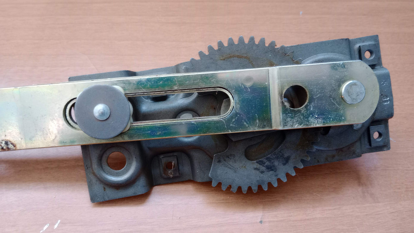 Alzacristallo Destro Mercedes (A1167202046)