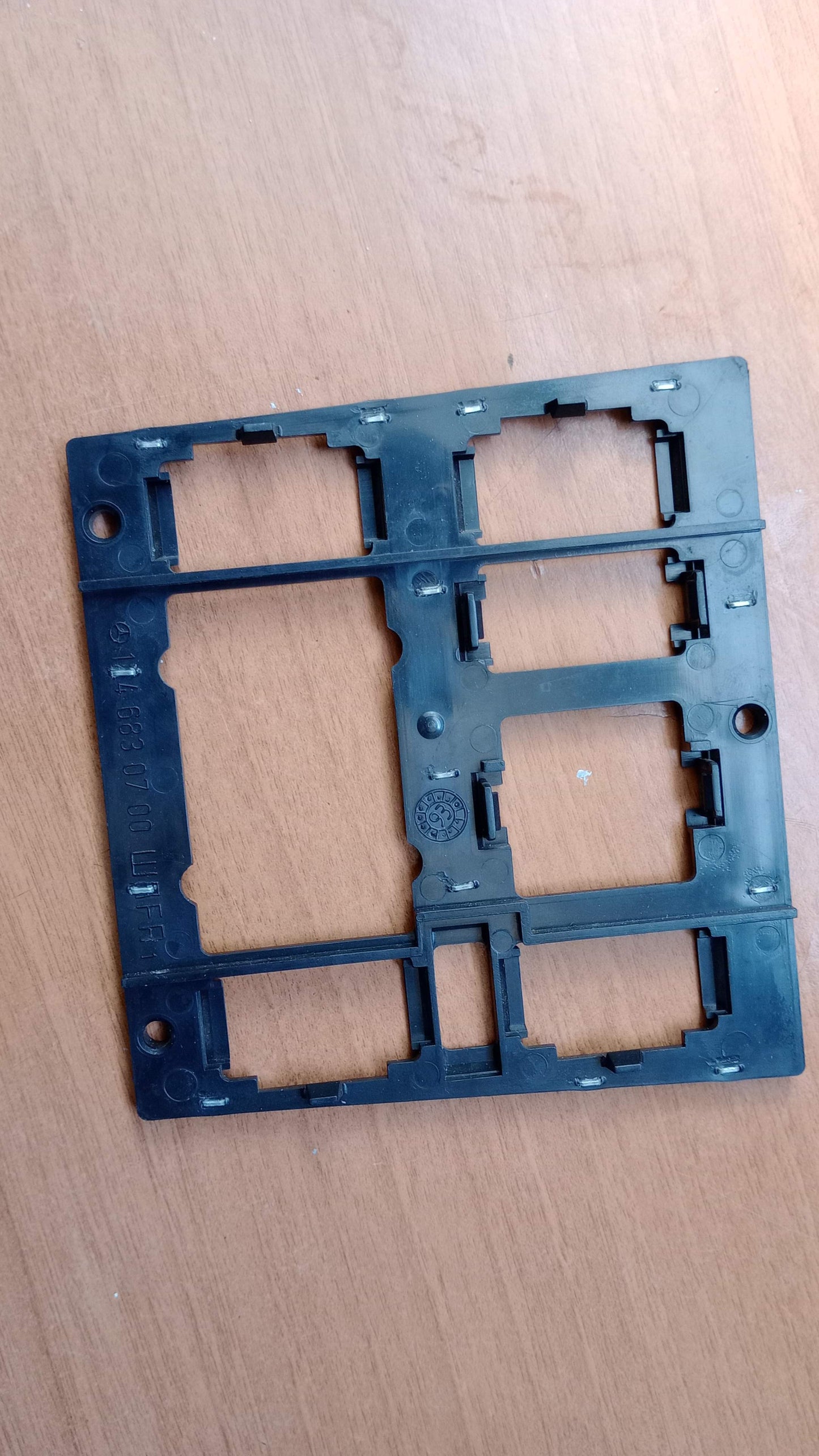 Parte inferiore copri console (A1246830700)