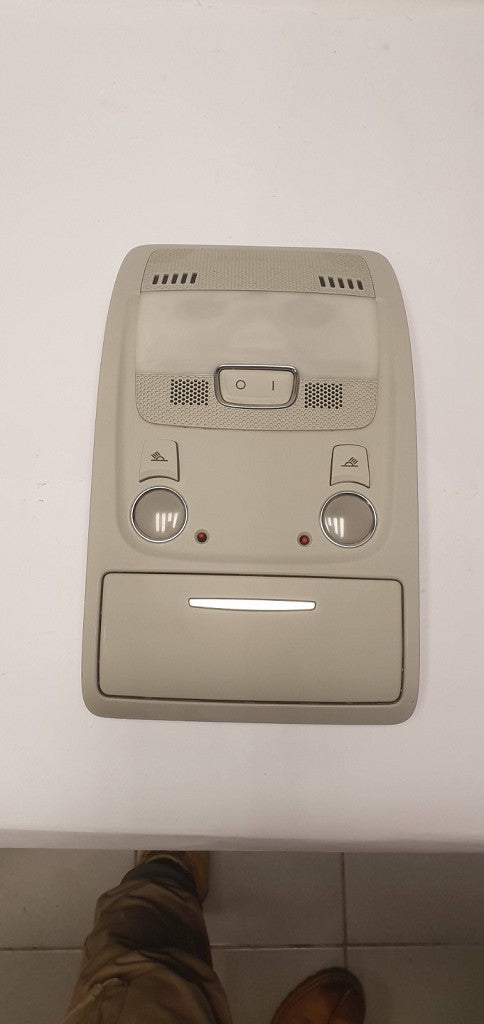 Lampada interna Audi Q5 8r, A4 b8 (poco usato)