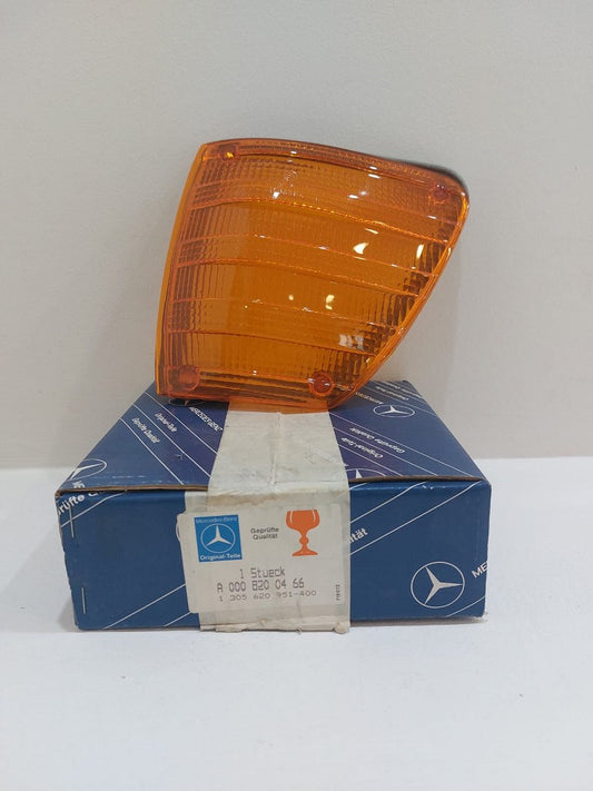 Frecce Vetro a sinistra Mercedes W116 A0008200466