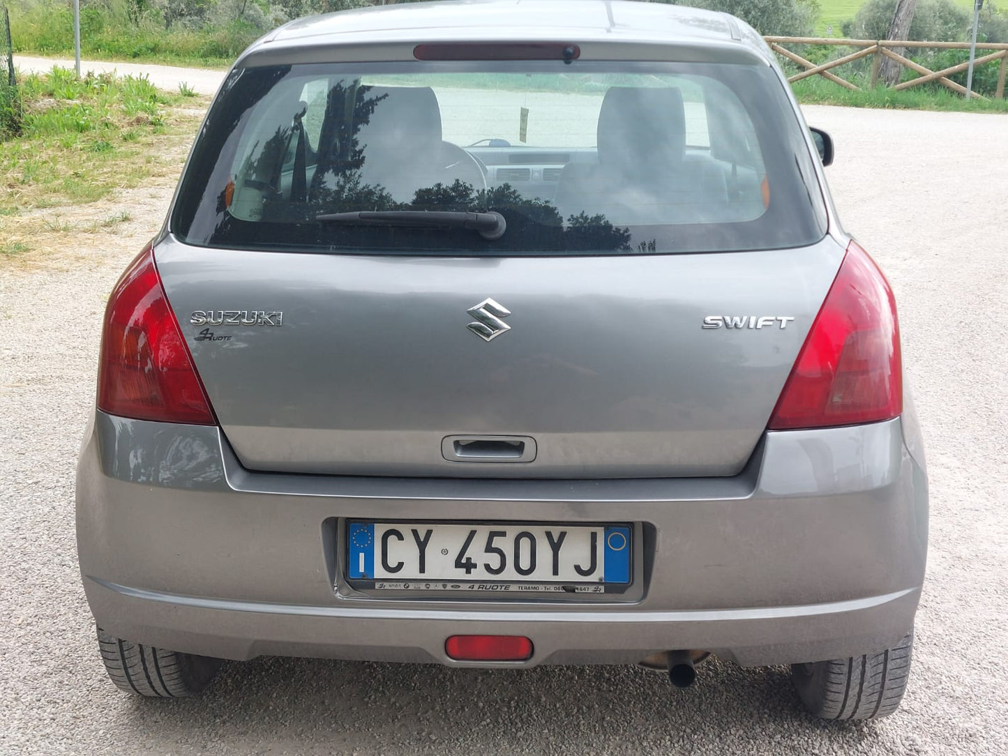 2005 Suzuki Swift